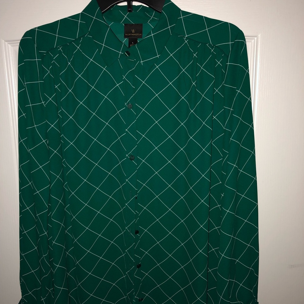 Worthington long sleeve blouse.